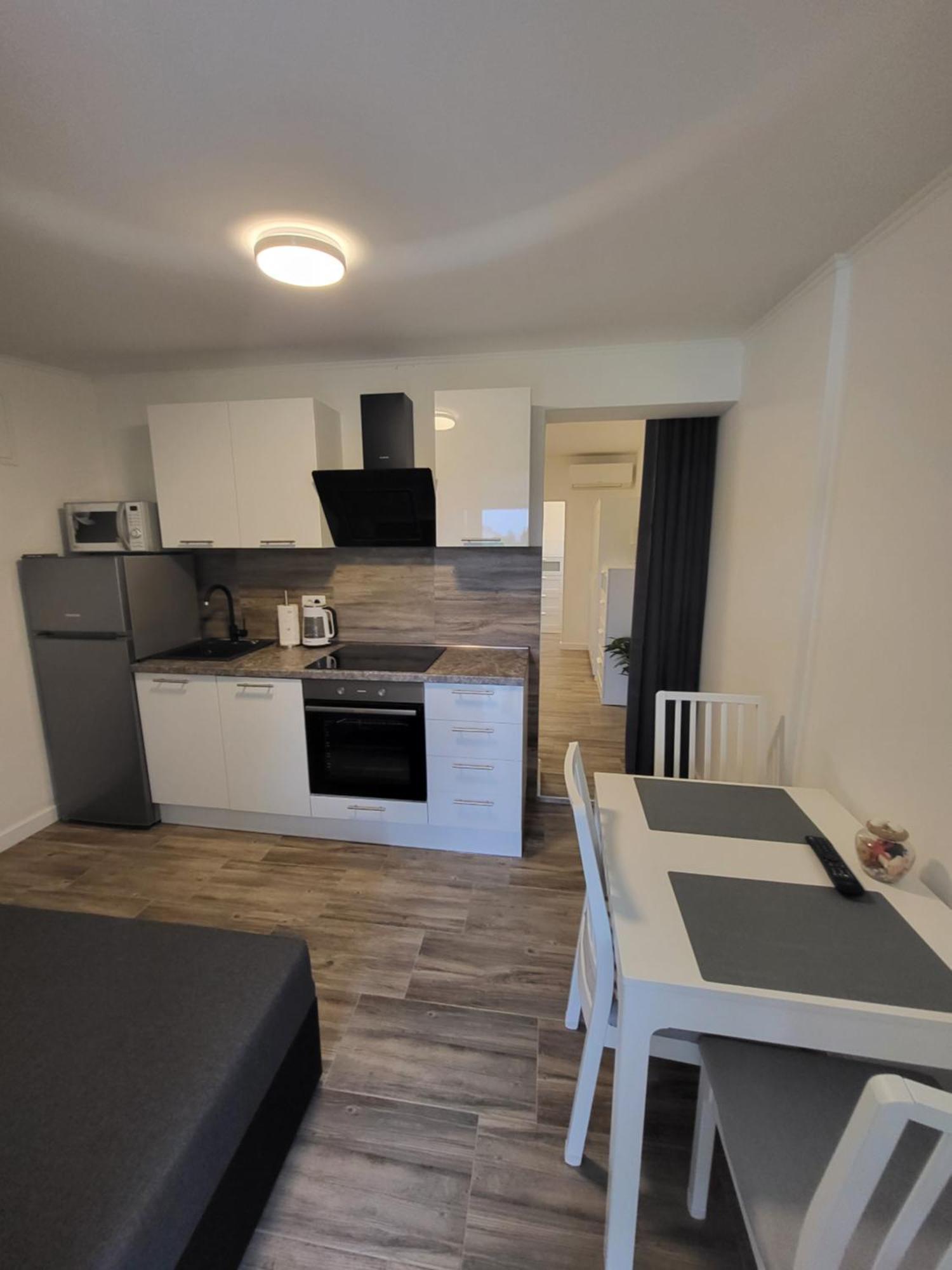 Apartmani I Sobe Mara Palit Esterno foto