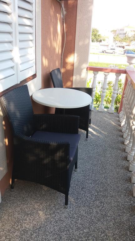 Apartmani I Sobe Mara Palit Esterno foto