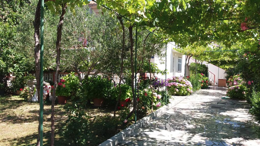 Apartmani I Sobe Mara Palit Esterno foto